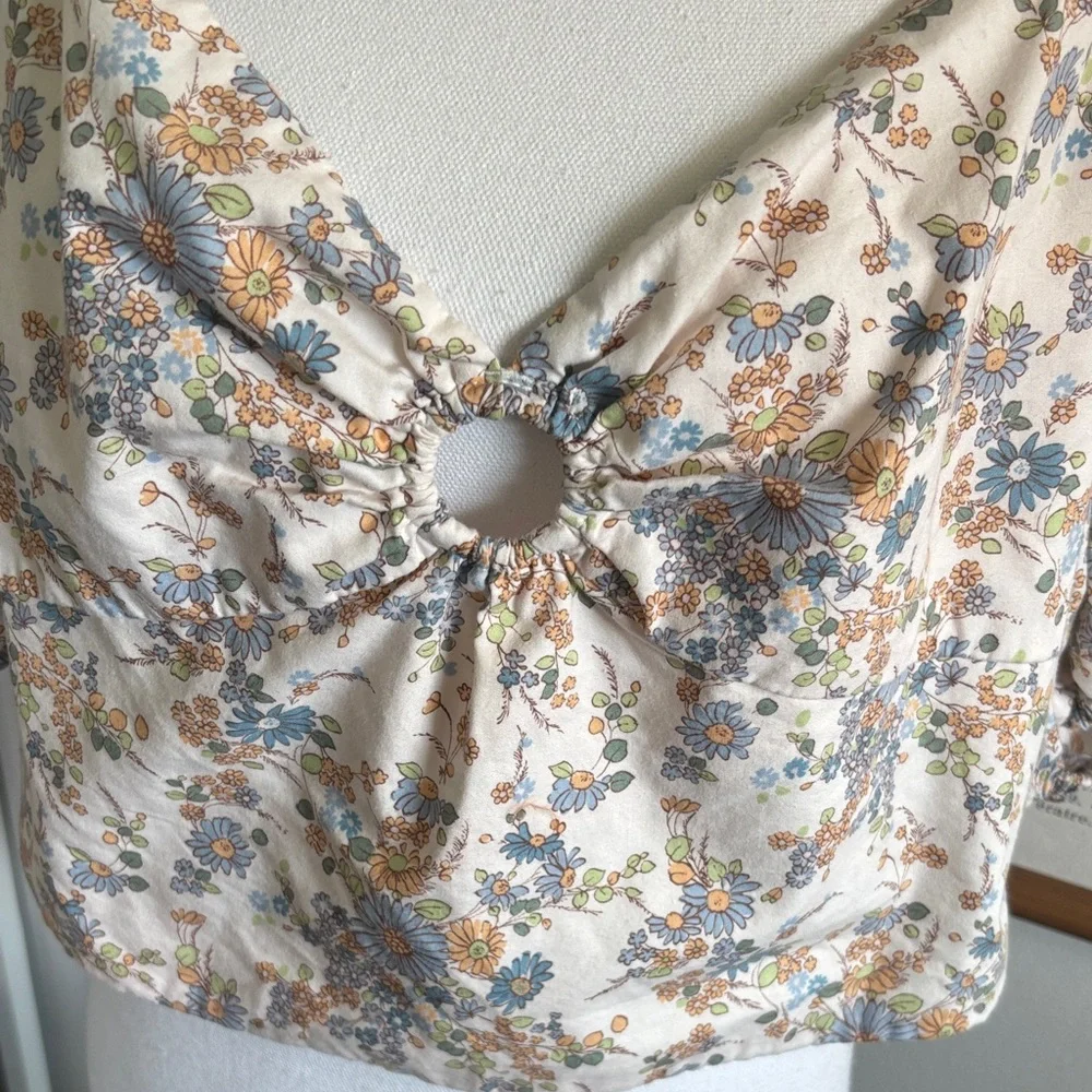Abercrombie & Fitch soft cream